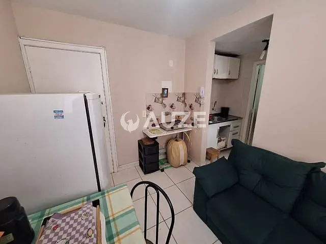 Apartamento 1 quarto e 1 banheiro, à venda, no bairro Centro em Curitiba