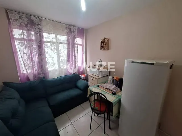 Apartamento 1 quarto e 1 banheiro, à venda, no bairro Centro em Curitiba