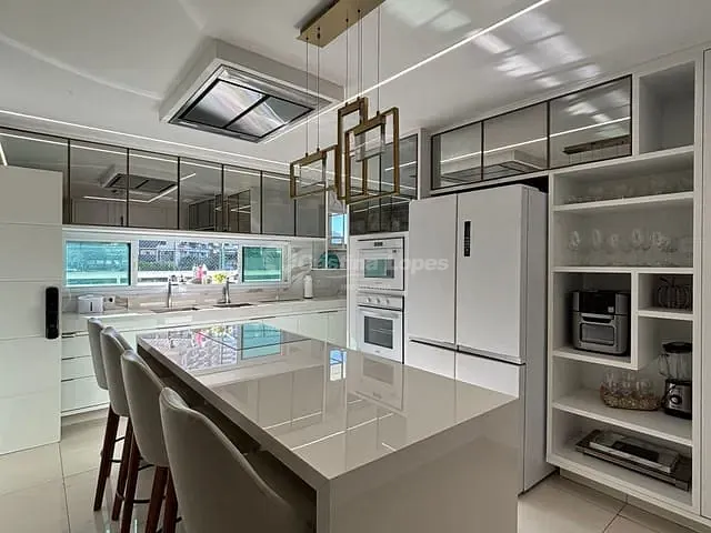 Apartamento 5 quartos e 6 banheiros, à venda, no bairro Jóquei em Teresina