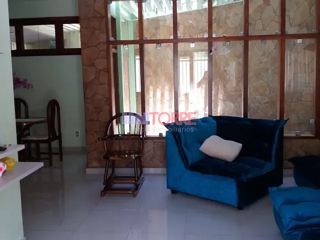 Casa 4 quartos e 5 banheiros, à venda, no bairro Castália em Itabuna