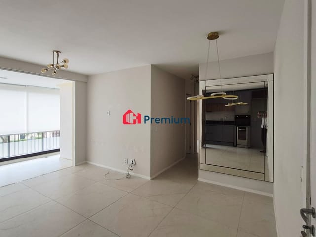 Apartamento 2 quartos e 2 banheiros, à venda, no bairro Recreio dos Bandeirantes em Rio de Janeiro