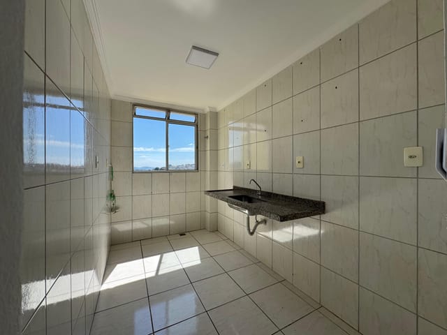 Apartamento 2 quartos e 1 banheiro, à venda, no bairro Bom Jesus em Contagem