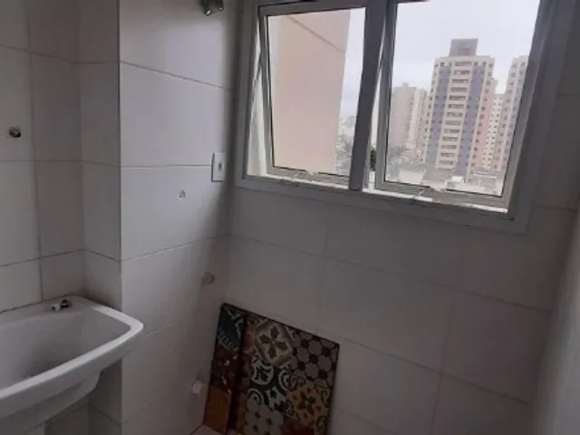 Apartamento 2 quartos e 1 banheiro, para alugar, no bairro Vila Valparaíso em Santo André