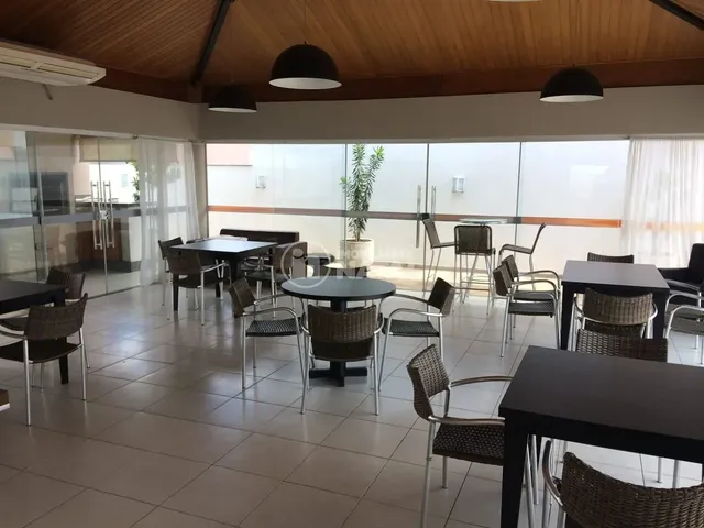 Apartamento com 116m² 3 quartos e 2 banheiros, à venda, no bairro Centro em Londrina
