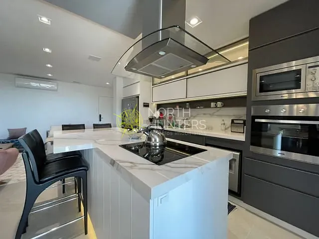 Apartamento com 210m² 3 quartos e 4 banheiros, para alugar, no bairro Jurerê em Florianópolis