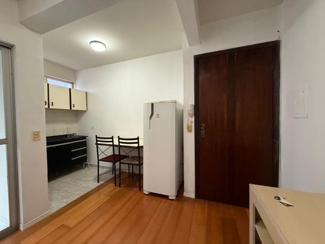 Apartamento 1 quarto e 1 banheiro, à venda, no bairro Centro em Curitiba