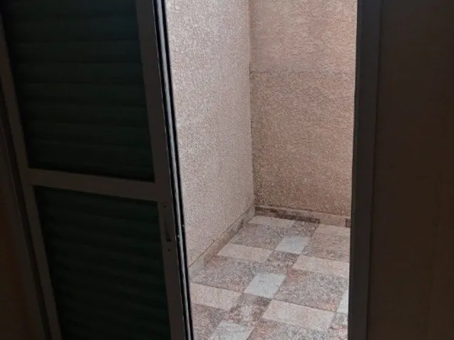 Apartamento 2 quartos e 2 banheiros, para alugar, no bairro Vila Pires em Santo André