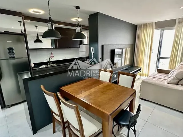 Apartamento 3 quartos e 2 banheiros, à venda, no bairro Pagani em Palhoça