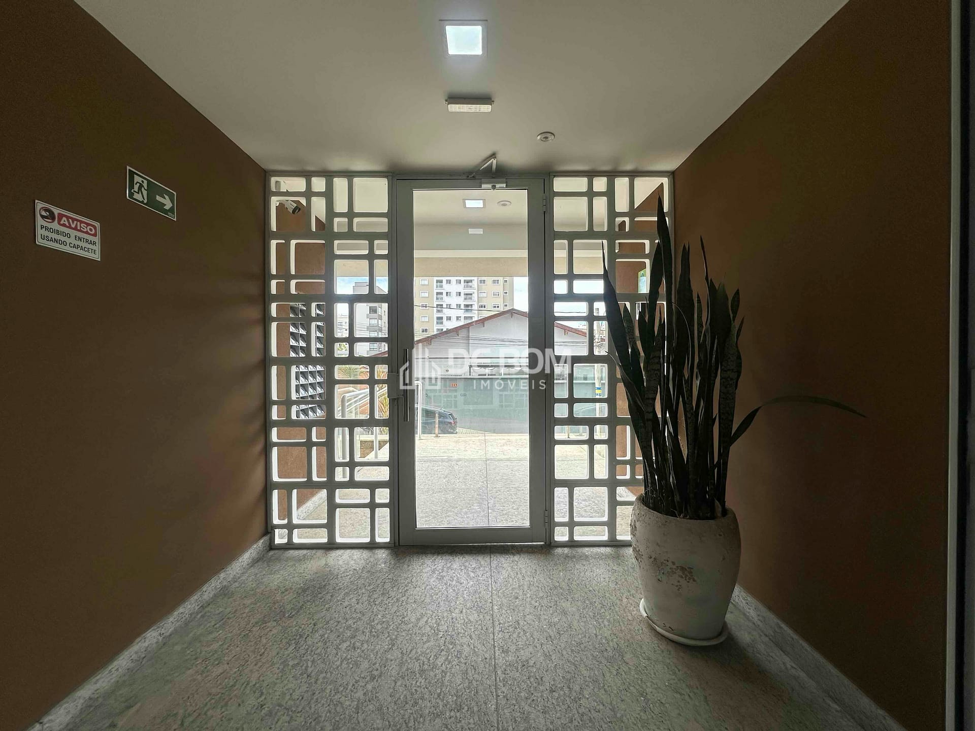 Apartamento à venda com 3 quartos, 81m² - Foto 3