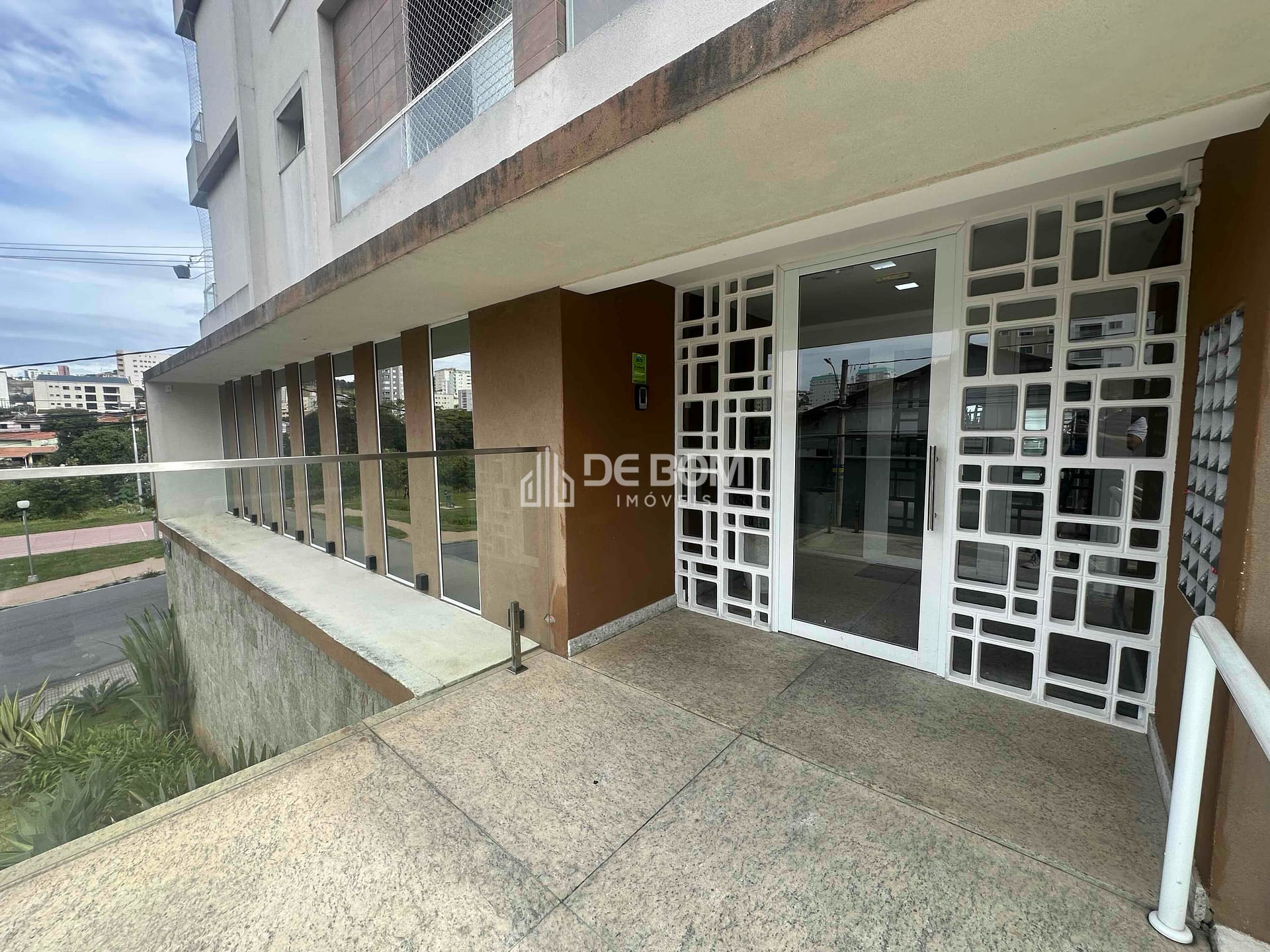 Apartamento à venda com 3 quartos, 81m² - Foto 1