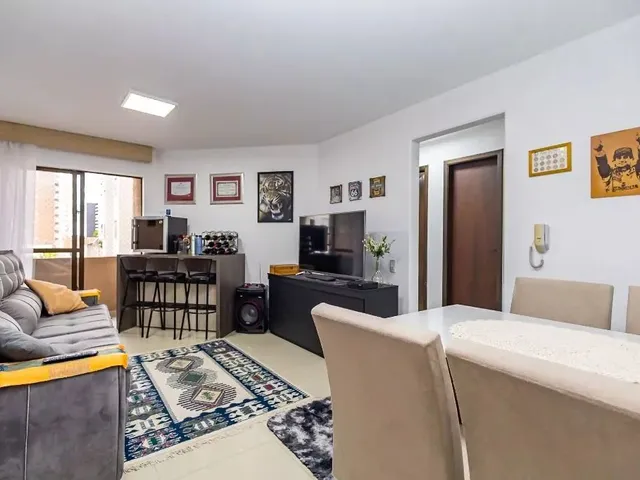 Apartamento 2 quartos e 1 banheiro, à venda, no bairro Bacacheri em Curitiba