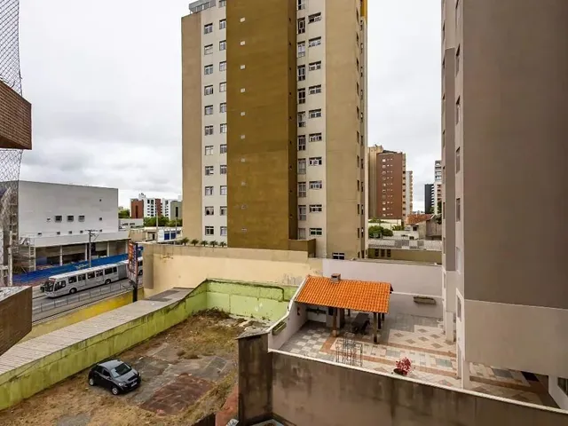 Apartamento 2 quartos e 1 banheiro, à venda, no bairro Bacacheri em Curitiba