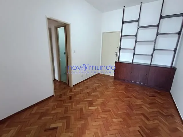 Apartamento com 52m² 1 quarto e 1 banheiro, para alugar, no bairro Copacabana em Rio de Janeiro