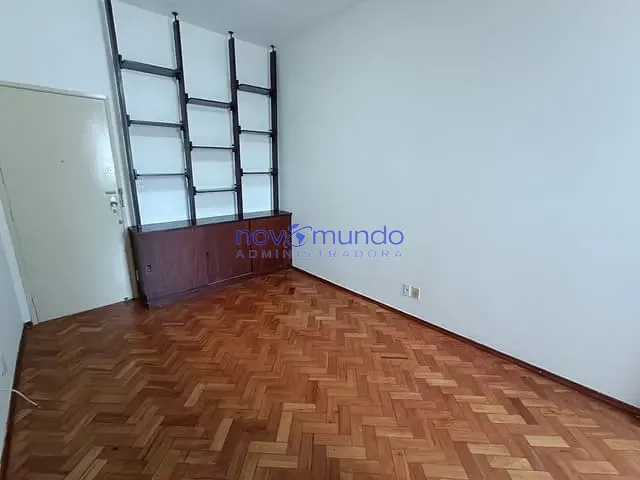 Apartamento com 52m² 1 quarto e 1 banheiro, para alugar, no bairro Copacabana em Rio de Janeiro