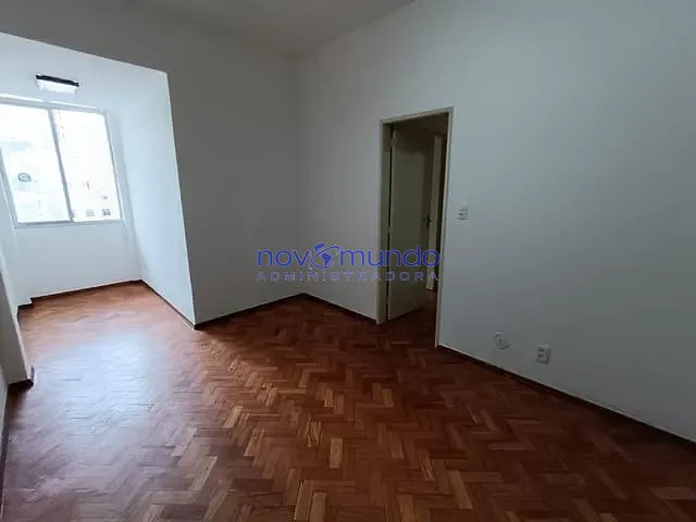 Apartamento com 52m² 1 quarto e 1 banheiro, para alugar, no bairro Copacabana em Rio de Janeiro