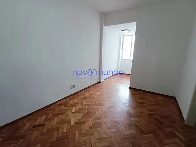 Apartamento com 52m² 1 quarto e 1 banheiro, para alugar, no bairro Copacabana em Rio de Janeiro