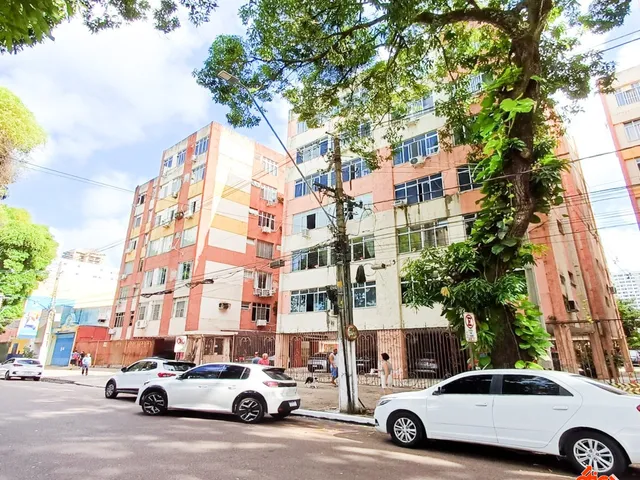 Apartamento com 118m² 3 quartos e 2 banheiros, para alugar, no bairro Nazaré em Belém