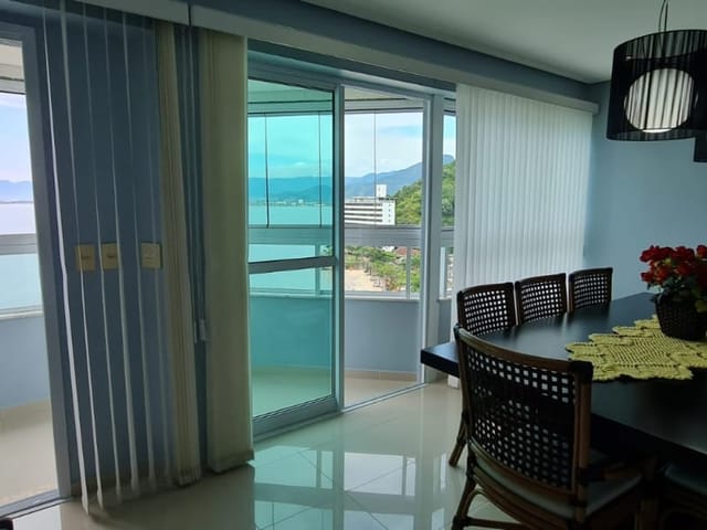 Foto do Apartamento - Ótimo apartamento à venda com 3 suítes frente mar na Prainha, linda vista para Ilhabela, em Caraguatatuba, SP | Israel Imoveis