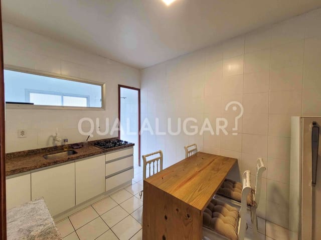 Apartamento 3 quartos e 2 banheiros, para alugar, no bairro Centro em Tubarão