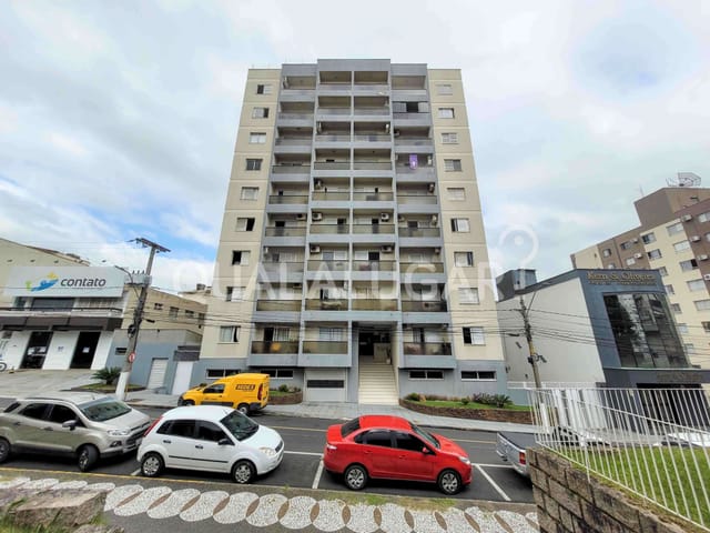 Apartamento 3 quartos e 2 banheiros, para alugar, no bairro Centro em Tubarão