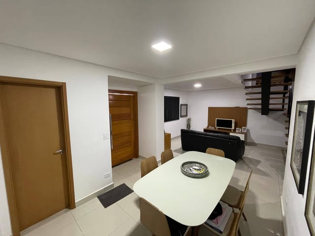 Casa com 234m² 4 quartos e 4 banheiros, à venda, no bairro Chácara Cachoeira em Campo Grande