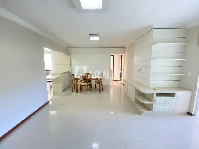 Apartamento 3 quartos e 2 banheiros, para alugar, no bairro Praia Brava em Itajaí