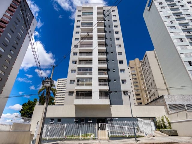 Apartamento 2 quartos e 1 banheiro, para alugar, no bairro Centro em Curitiba