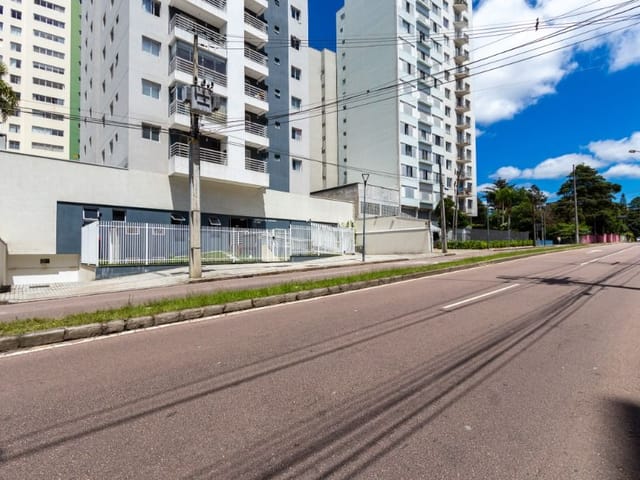 Apartamento 2 quartos e 1 banheiro, para alugar, no bairro Centro em Curitiba