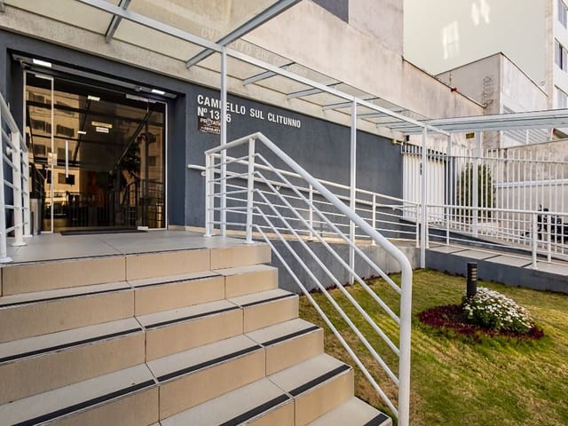 Apartamento 2 quartos e 1 banheiro, para alugar, no bairro Centro em Curitiba