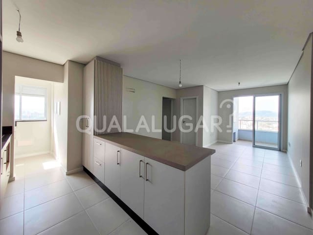 Apartamento 2 quartos e 2 banheiros, para alugar, no bairro Centro em Tubarão