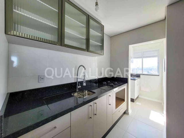 Apartamento 2 quartos e 2 banheiros, para alugar, no bairro Centro em Tubarão