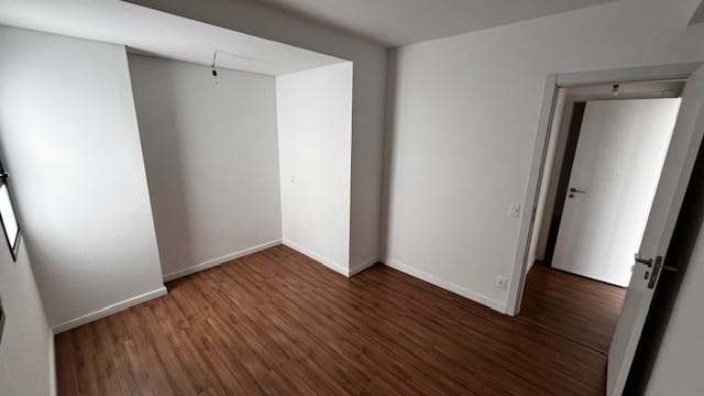 Apartamento à venda com 3 quartos, 131m² - Foto 2