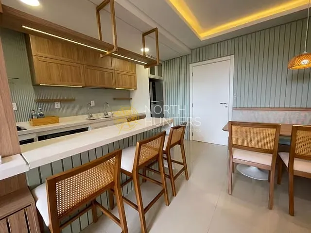 Apartamento com 107m² 2 quartos e 2 banheiros, para alugar, no bairro Jurerê Internacional em Florianópolis