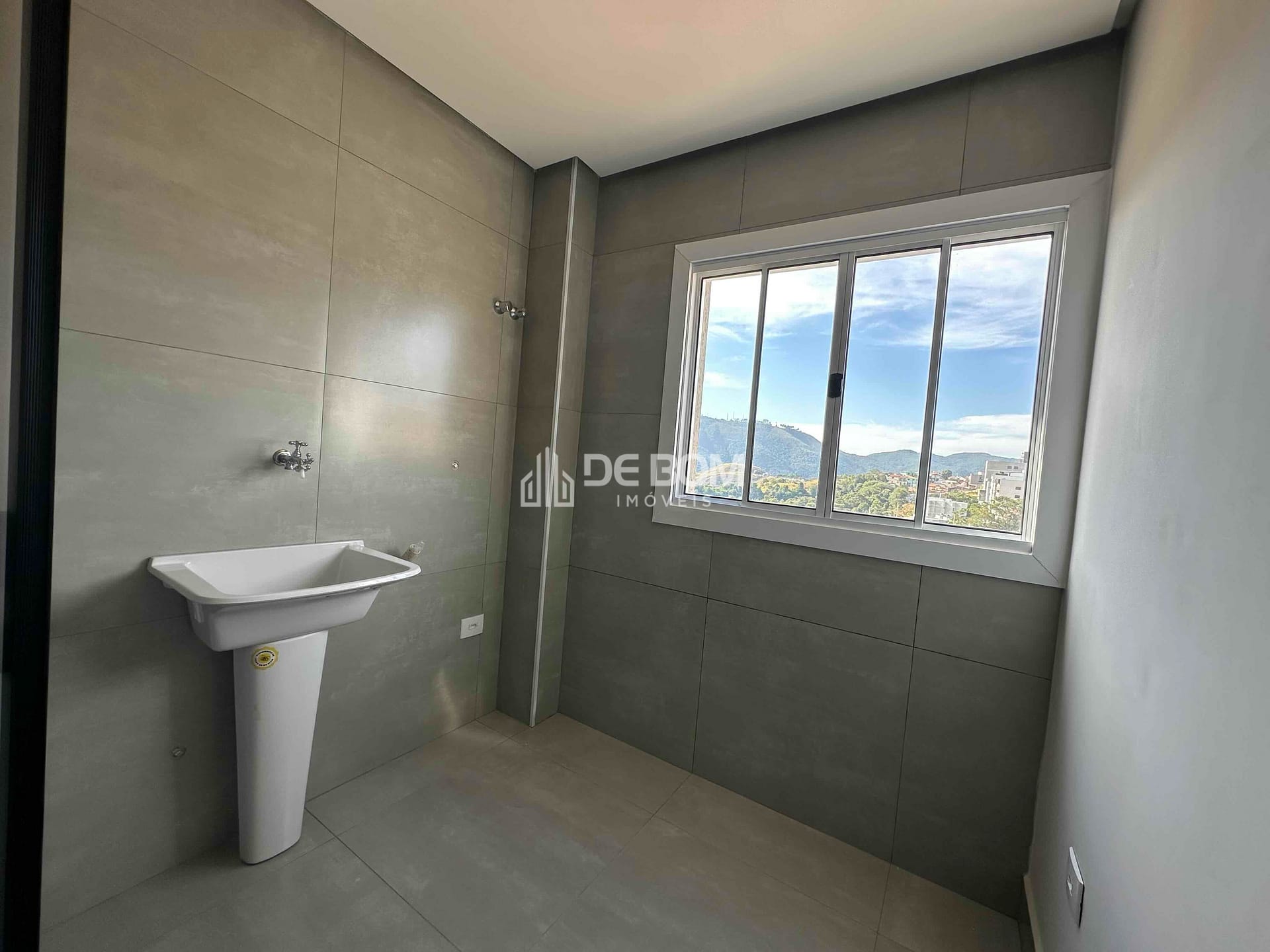 Apartamento para alugar com 3 quartos, 120m² - Foto 23