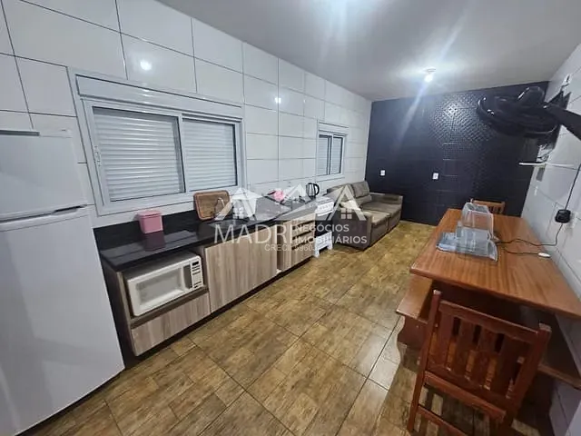 Apartamento 2 quartos e 1 banheiro, para alugar, no bairro Praia do Sonho em Palhoça