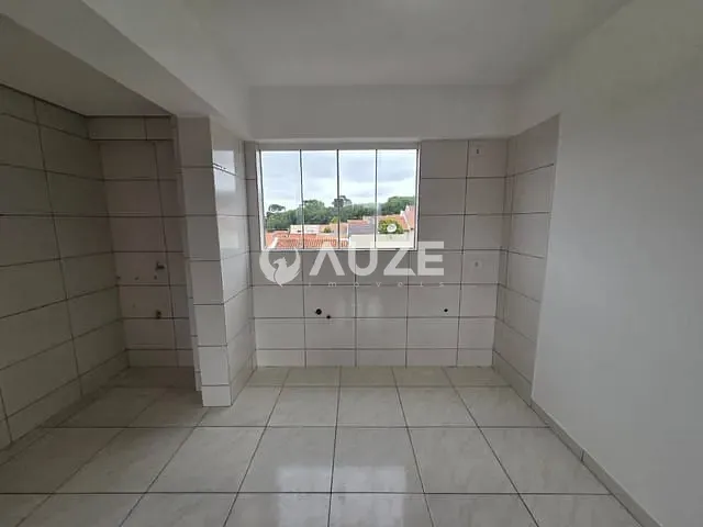 Apartamento com 60m² 2 quartos e 1 banheiro, à venda, no bairro Santa Cândida em Curitiba