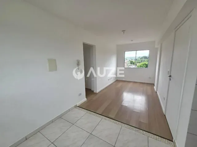 Apartamento com 60m² 2 quartos e 1 banheiro, à venda, no bairro Santa Cândida em Curitiba