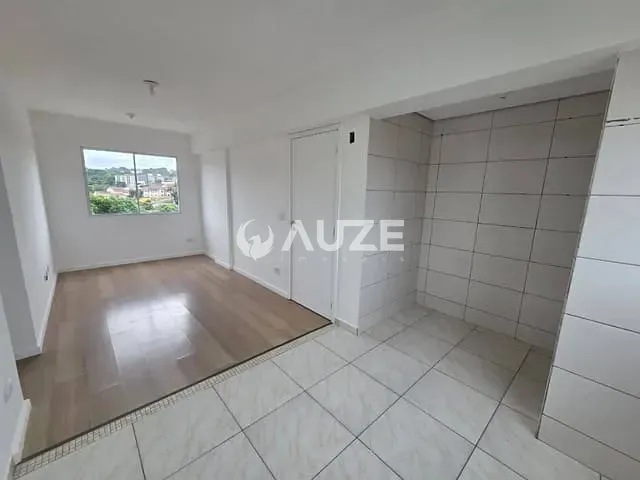 Apartamento com 60m² 2 quartos e 1 banheiro, à venda, no bairro Santa Cândida em Curitiba