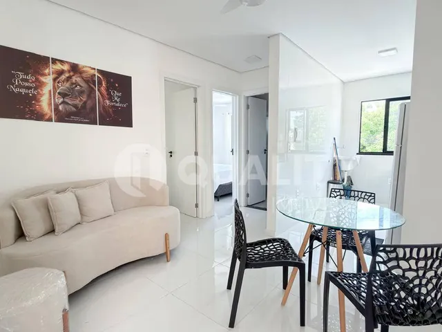 Apartamento 2 quartos e 1 banheiro, para alugar, no bairro Lagoa Redonda em Fortaleza
