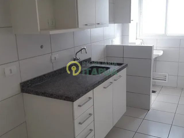 Apartamento 3 quartos e 1 banheiro, à venda, no bairro Champagnat em Londrina