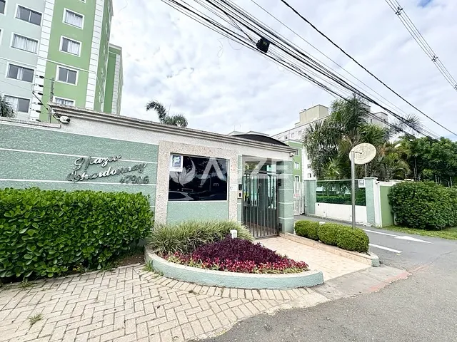 Apartamento 2 quartos e 2 banheiros, à venda, no bairro Pinheirinho em Curitiba