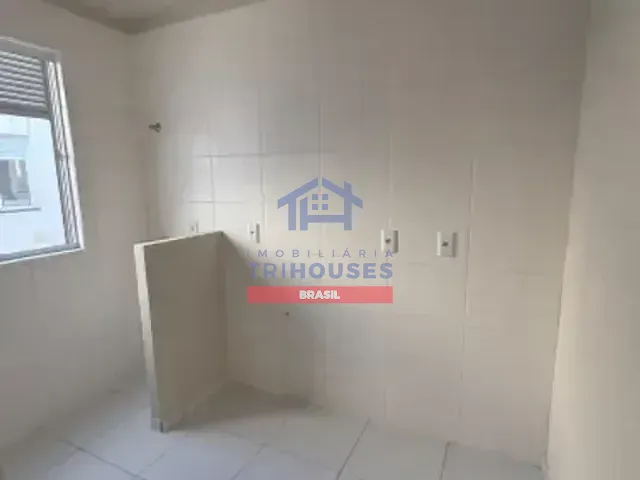 Apartamento 2 quartos e 1 banheiro, à venda, no bairro Jardim Itaqui em Campo Largo