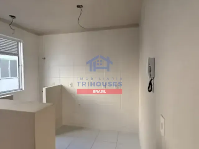 Apartamento 2 quartos e 1 banheiro, à venda, no bairro Jardim Itaqui em Campo Largo