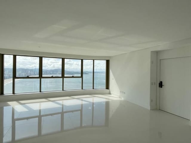 Foto do Apartamento - Yachthouse By Pininfarina - Apartamento Vista mar à Venda em Balneário Camboriú - 4 Suítes mais dependência, 3 Vagas | Versailles Brasil