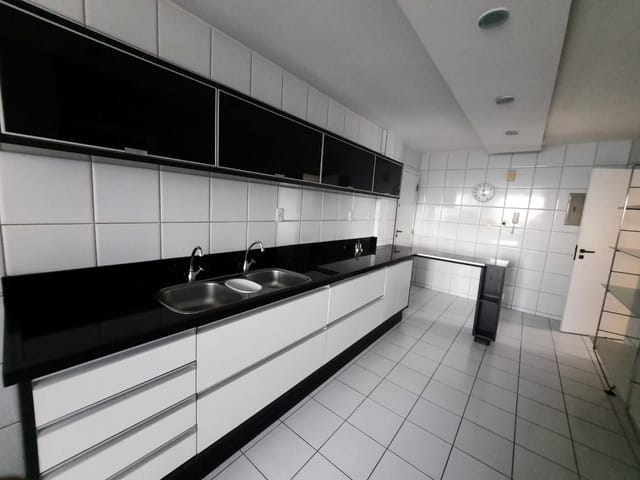 Apartamento com 100m² 3 quartos e 3 banheiros, à venda, no bairro Cavaleiros em Macaé