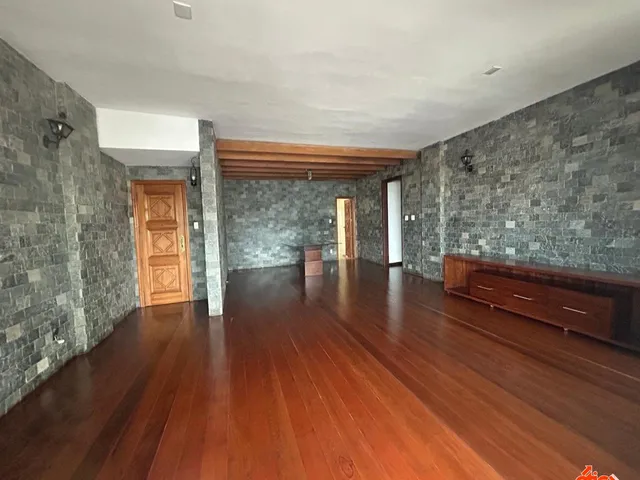 Apartamento com 240m² 3 quartos e 5 banheiros, para alugar, no bairro Umarizal em Belém