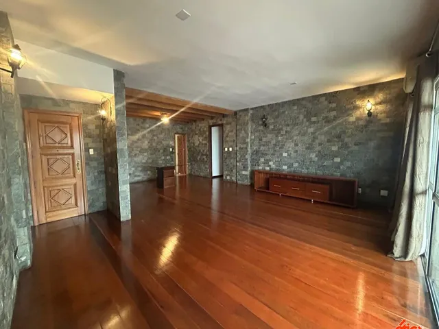 Apartamento com 240m² 3 quartos e 5 banheiros, para alugar, no bairro Umarizal em Belém