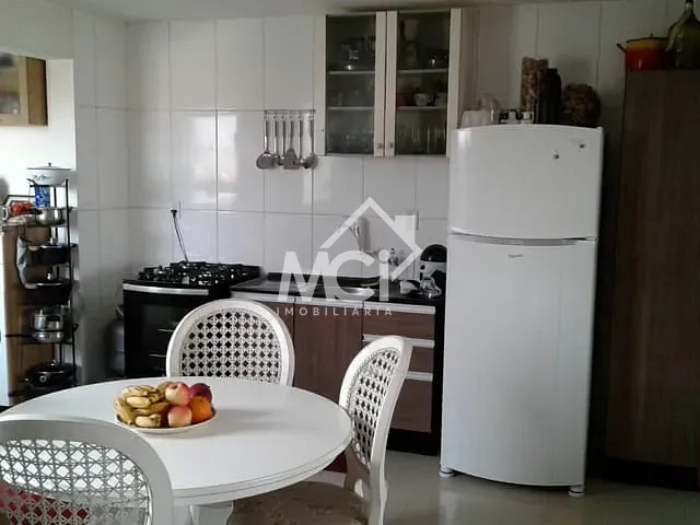 Apartamento 3 quartos e 1 banheiro, à venda, no bairro Umuharama em Pelotas