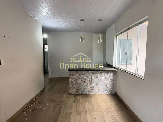 Apartamento com 100m² 2 quartos e 1 banheiro, para alugar, no bairro Colônia Santo Antônio em Barra Mansa