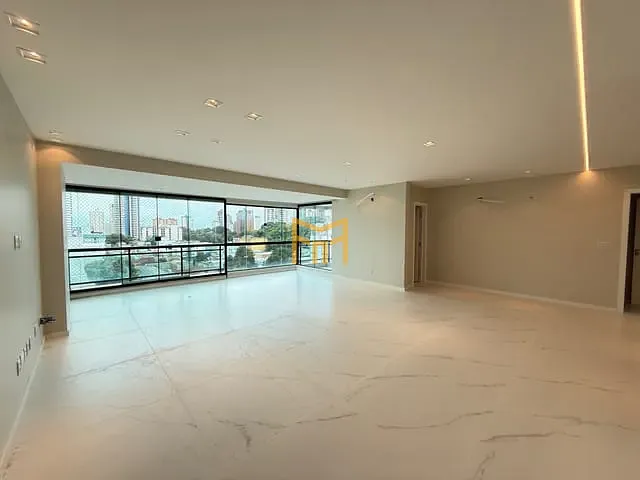 Apartamento 4 quartos e 5 banheiros, à venda, no bairro Nazaré em Belém